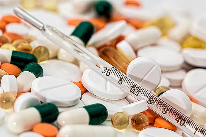Administrar antibióticos si se detecta una infección