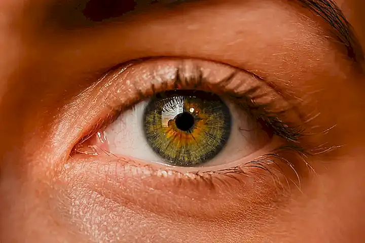 El misterio de los ojos verdes