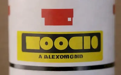 **Un gráfico de gato con información de advertencia para productos tóxicos y primeros auxilios aparece.** (This translates to: A cat graphic with warnings of toxic products and first-aid info appearing. )