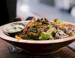 los-mejores-restaurantes-vegetarianos-y-veganes-de-madrid_h2_771.webp